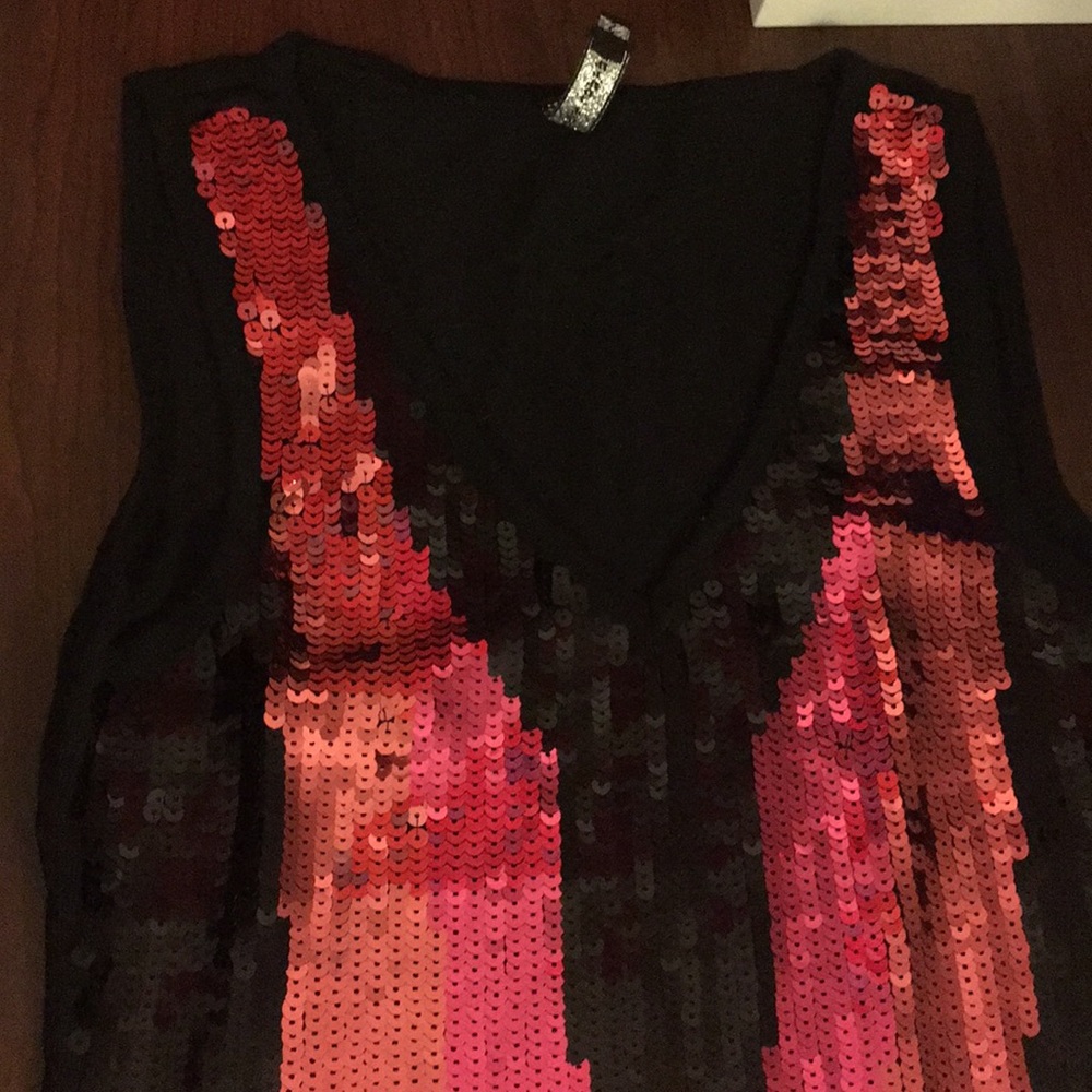 I am selling a small size  dress and a necklace